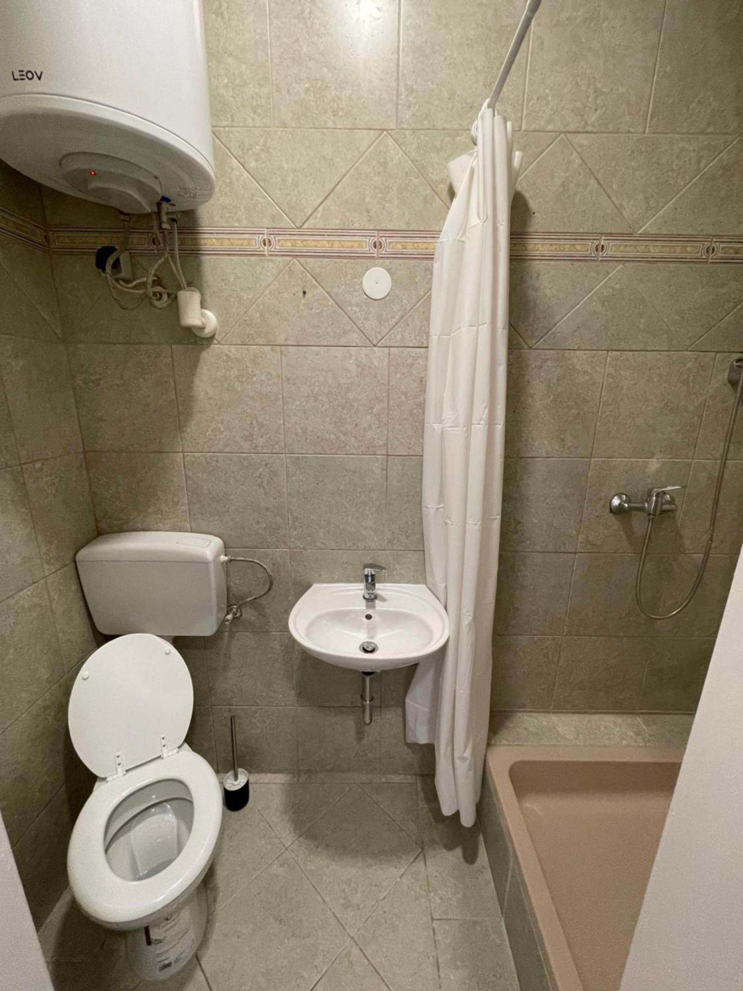 Central Appartment Apartament Wiedeń